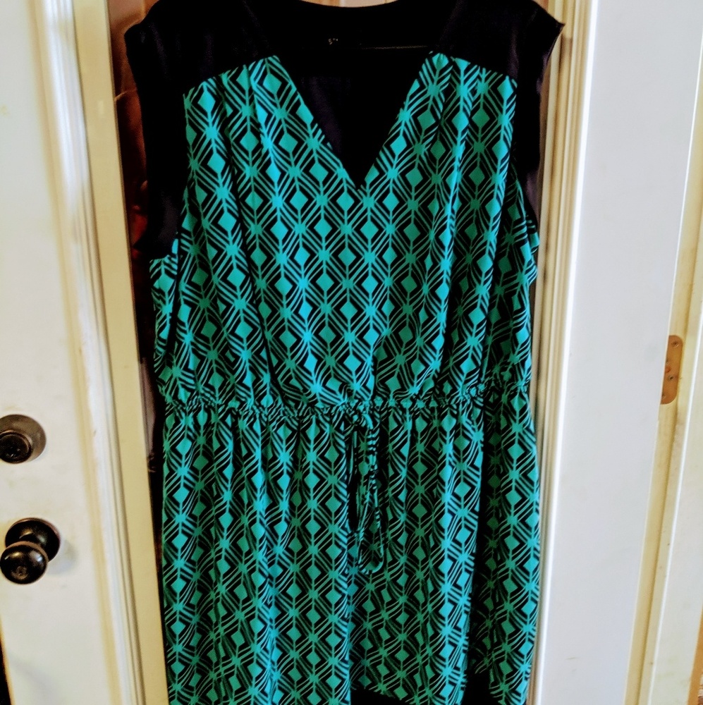 En Focus Green and Black Dress